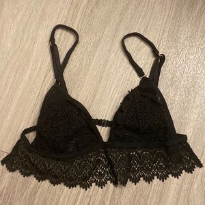 NWOT Secret Possessions Bralette Lace Black Strap Detailed - Size M